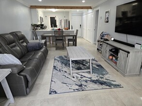 5201 NW 2nd Ave in Boca Raton, FL - Building Photo - Building Photo