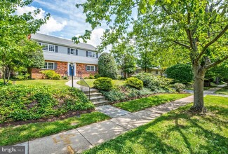 4601 Drummond Ave in Chevy Chase, MD - Building Photo - Building Photo