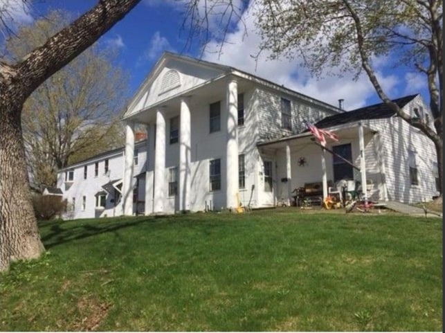 19-21 Cobb Rd in Bath, ME - Foto de edificio