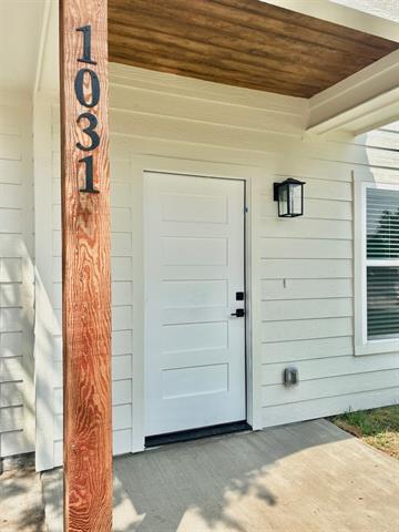 1031 W Coffin St in Denison, TX - Building Photo - Building Photo