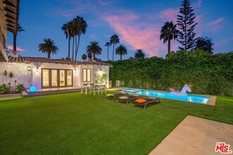 813 N Doheny Dr in Beverly Hills, CA - Building Photo - Building Photo