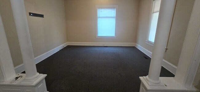 1527 N Main St in Decatur, IL - Building Photo - Building Photo