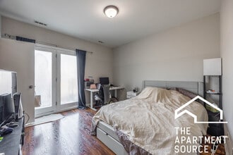 842 N Wood St, Unit 3 in Chicago, IL - Building Photo - Building Photo