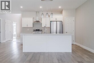 602 Hacket Rd in Amherstburg, ON - Building Photo - Building Photo