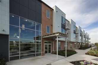 The Willows at Pyne Poynt in Camden, NJ - Building Photo - Building Photo