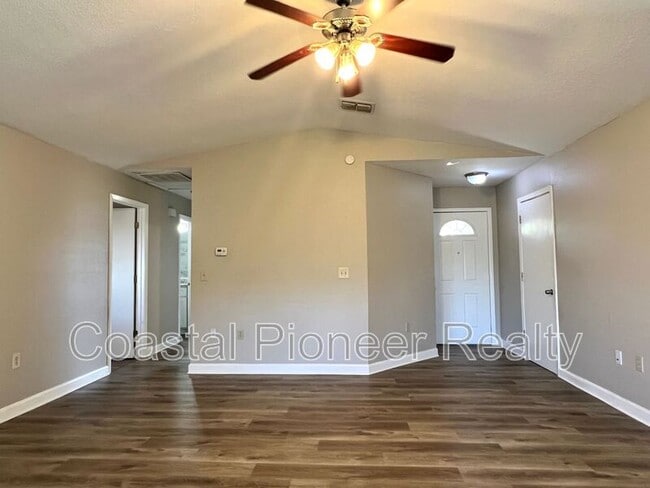 1413 Thistledown Dr in Brandon, FL - Building Photo - Building Photo