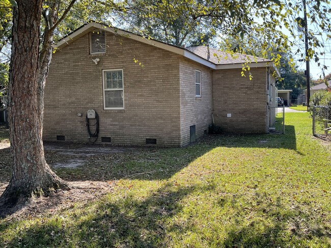 740 St Thomas St in Lafayette, LA - Building Photo - Building Photo