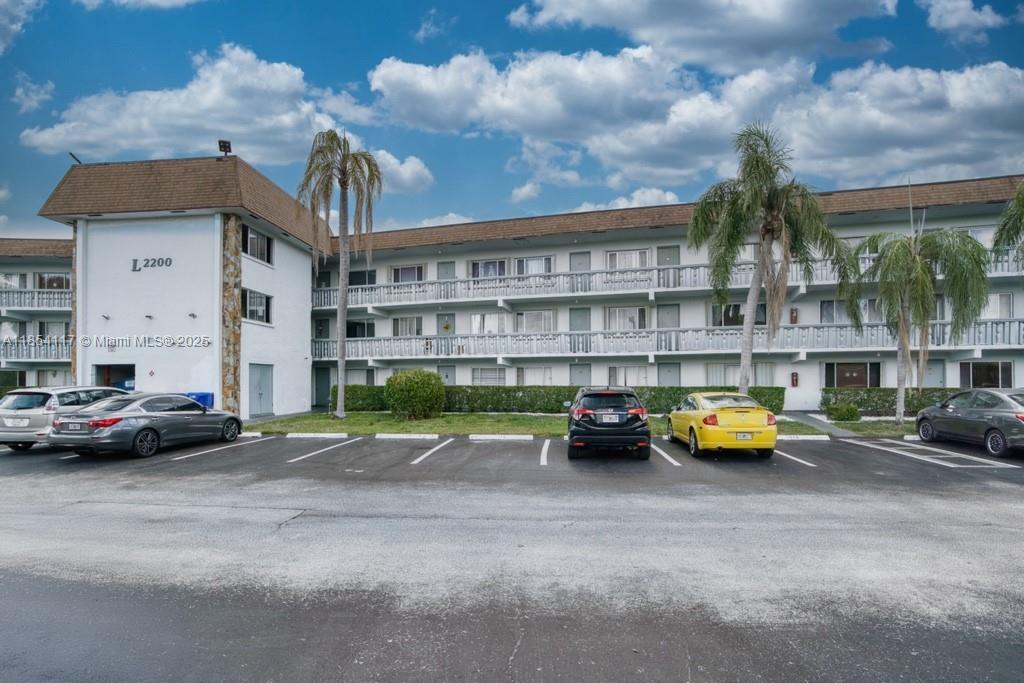 2200 Springdale Blvd in Palm Springs, FL - Building Photo