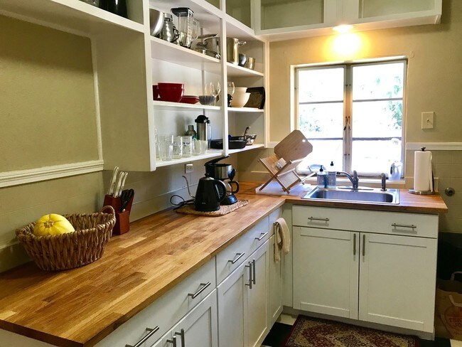 229 Natalen Ave in San Antonio, TX - Building Photo - Building Photo