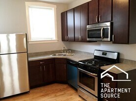 3538 W Grace St, Unit 2E in Chicago, IL - Building Photo