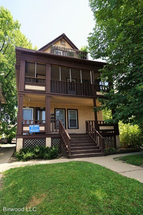 2069 Winnebago St in Madison, WI - Building Photo