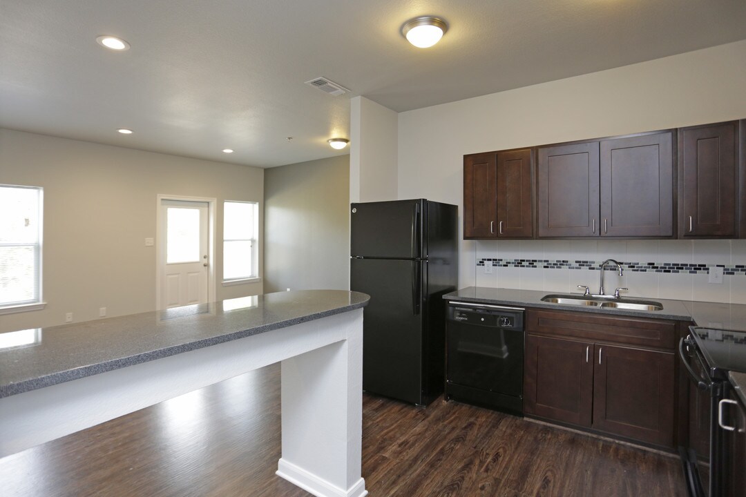 City Center Apartments in Longview, TX - Building Photo