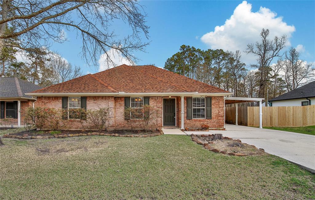 720 Springwood Dr in Conroe, TX - Building Photo