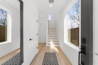 1807 Lee St in Houston, TX - Building Photo - Building Photo