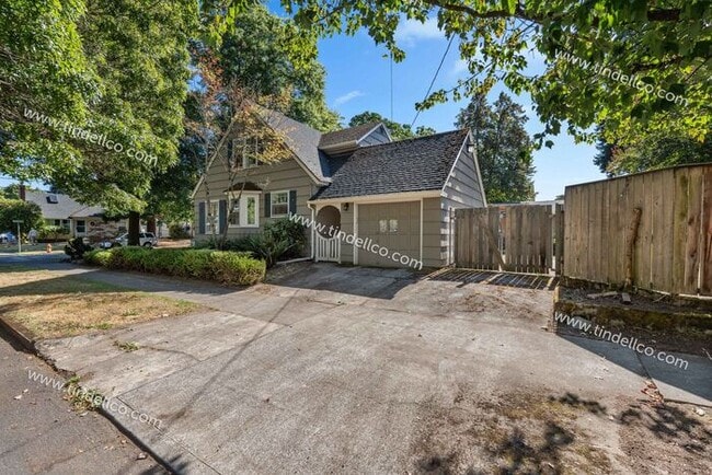 7635 N Fowler Ave in Portland, OR - Building Photo - Building Photo