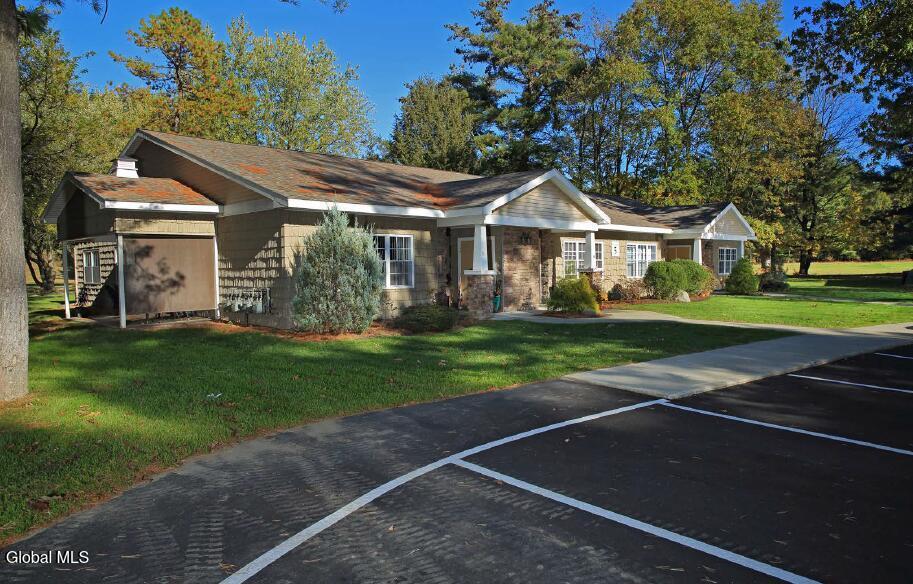 21 Carr Rd in Saratoga Springs, NY - Building Photo