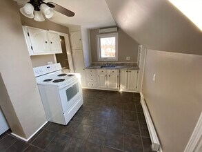 50 Alden St in Ashland, MA - Building Photo - Building Photo