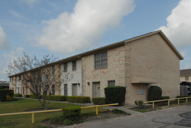 Laurel Square Townhomes