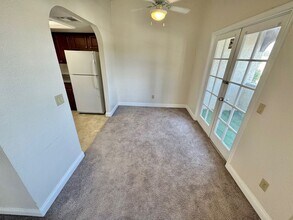 811 Bass Dr in Henderson, NV - Building Photo - Building Photo