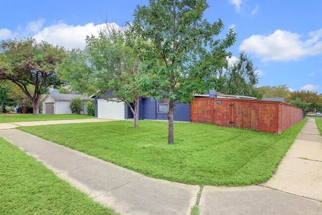 6300 Capriola Dr in Austin, TX - Building Photo - Building Photo