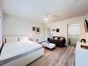5525 Harold Way in Los Angeles, CA - Building Photo - Building Photo