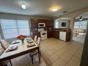 9271 Everton in San Antonio, TX - Building Photo - Building Photo