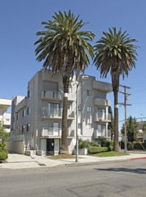 1200 N Orange Dr in Los Angeles, CA - Building Photo - Building Photo