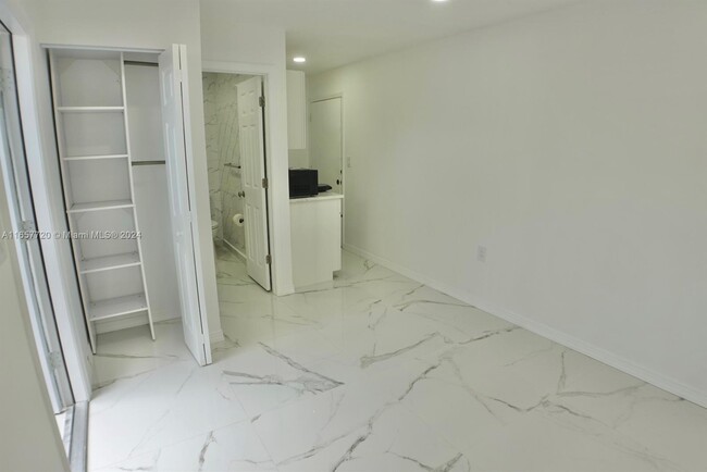 14313 SW 146th Ave-Unit -0 in Miami, FL - Building Photo - Building Photo