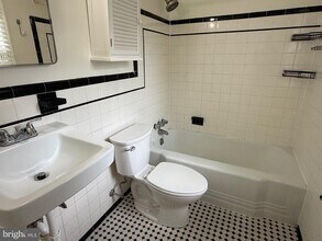 2115 N Potomac St in Arlington, VA - Building Photo - Building Photo