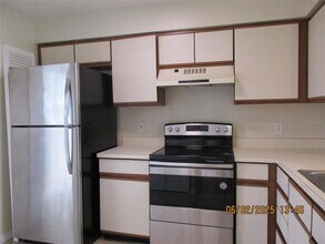 3243 Sandy Shore Ln in Kissimmee, FL - Building Photo - Building Photo