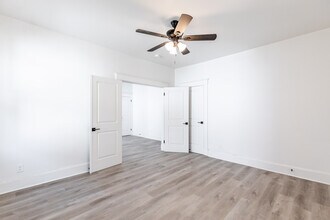 426 Elberon Ave, Unit 3 in Cincinnati, OH - Building Photo - Building Photo