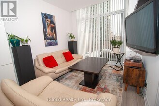 36 Elm Dr W in Mississauga, ON - Building Photo - Building Photo