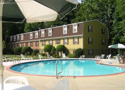 Colonial Towne Apartments in Williamsburg, VA - Building Photo