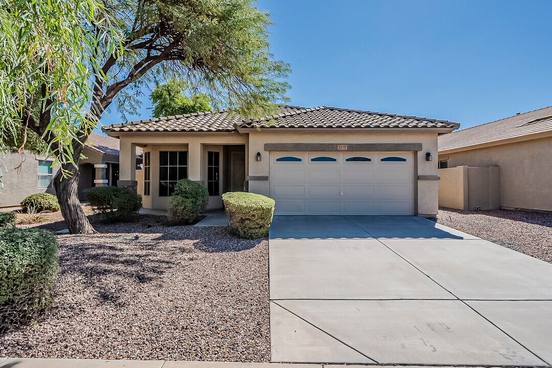 3877 S Coach House Dr in Gilbert, AZ - Building Photo