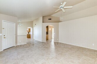 6053 E Sierra Morena St in Mesa, AZ - Building Photo - Building Photo