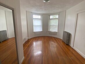 1905 Beacon St in Brookline, MA - Foto de edificio - Building Photo