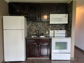 141 Dunkel St in Fairbanks, AK - Building Photo - Building Photo