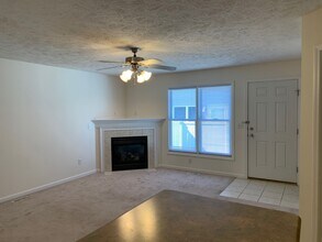 1106 Lockenvitz Ln, Unit 4 in Bloomington, IL - Foto de edificio - Building Photo