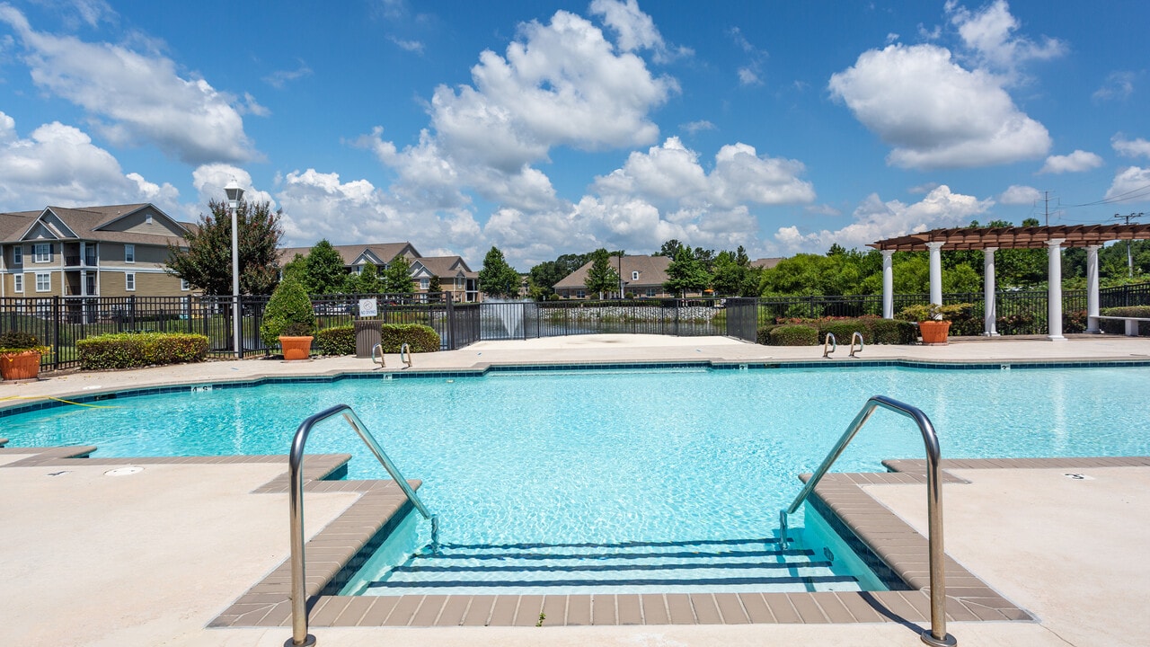 THE LAKES AT TOWN CENTER in Hampton, VA - Foto de edificio