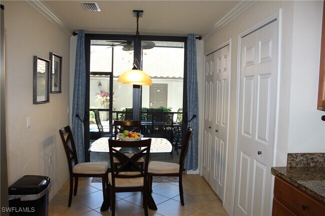 10056 Siesta Bay Dr in Naples, FL - Foto de edificio - Building Photo