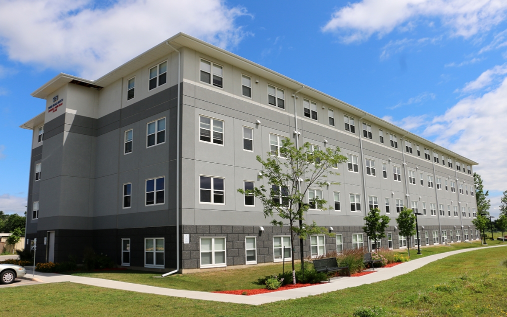 Counsel Park Road Place in Brantford, ON - Building Photo