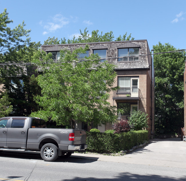 42 Oxton Ave in Toronto, ON - Building Photo - Primary Photo