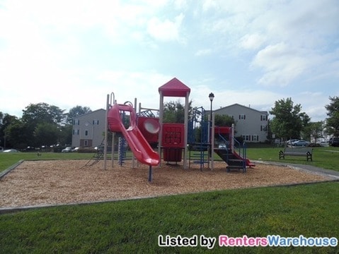 8077 Brookstone Ct in Severn, MD - Building Photo - Building Photo