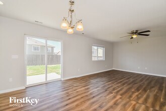 3655 Chia Dr in Colorado Springs, CO - Foto de edificio - Building Photo