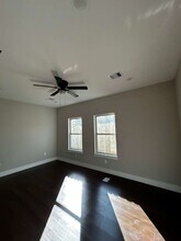 704 Avenue I in Conroe, TX - Building Photo - Building Photo
