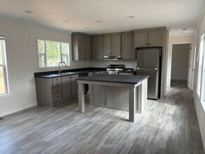 183 Plum Dr in Raeford, NC - Foto de edificio - Building Photo