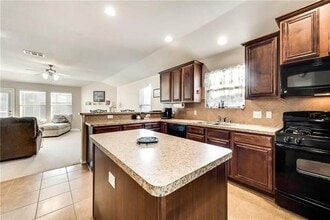 1111 Gaines Rd in Melissa, TX - Building Photo - Building Photo