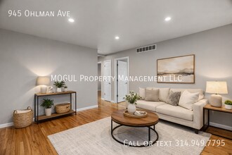 945 Ohlman Ave in Kirkwood, MO - Building Photo - Building Photo