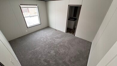 8940 Wildwood Dr in Kalamazoo, MI - Building Photo - Building Photo