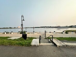 44 Tuttle St, Unit 1 in Boston, MA - Foto de edificio - Building Photo